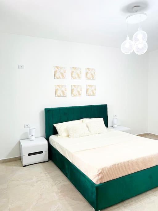 Apartament Five *